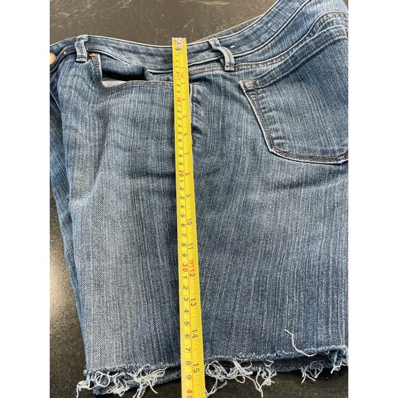 LOFT Outlet curvy skinny jean Short cut-off's 2P - Picture 9 of 9